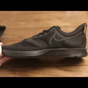 NWT | Nike Zoom Strike sz 13 Men’s Shoe 50% Off :)